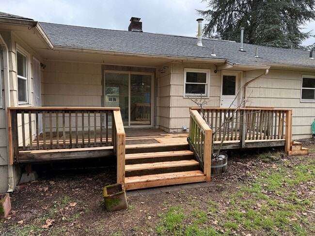 Building Photo - Updated 2 bedroom 1.5 bath duplex in Eugene!