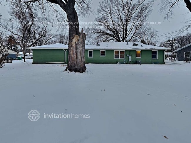 Building Photo - 2940 Orchard Ave N