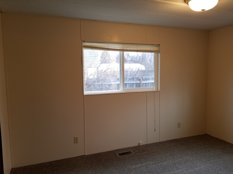 Building Photo - 24 E Adams St