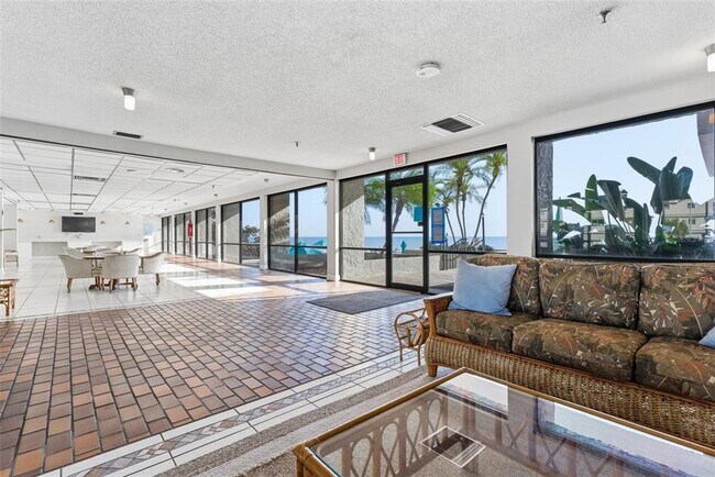 Building Photo - 15462 Gulf Blvd