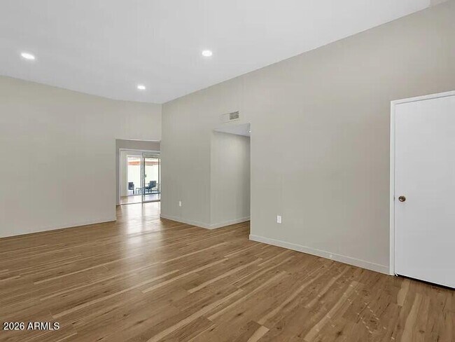 Building Photo - 13092 N 99th Dr