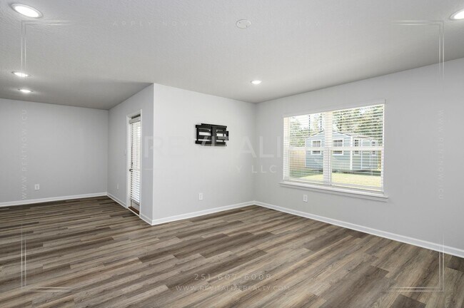 Building Photo - Only $1500 for First Month's Rent!!! Smart 4 Bd / 2 Ba Home in West Mobile Gated Community