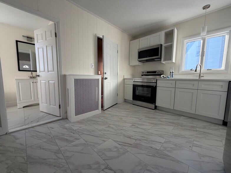 Building Photo - 12 Winthrop St