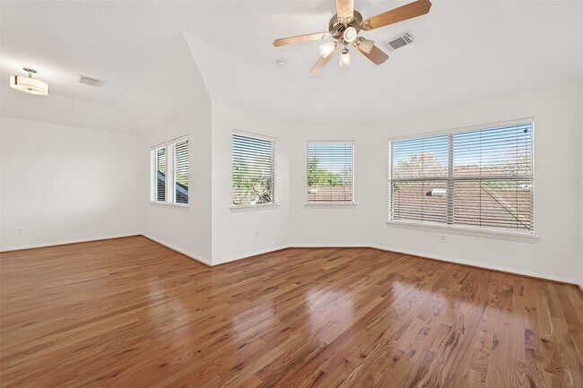 Building Photo - 17719 Brair Arbor