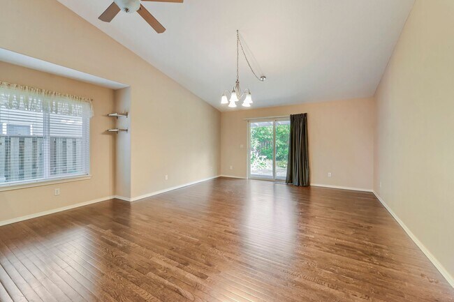 Building Photo - Single-Level 4BR/2BA Ranch — Spacious 3-Car Garage & Low-Maintenance Yard (Oregon City / Fairway ...