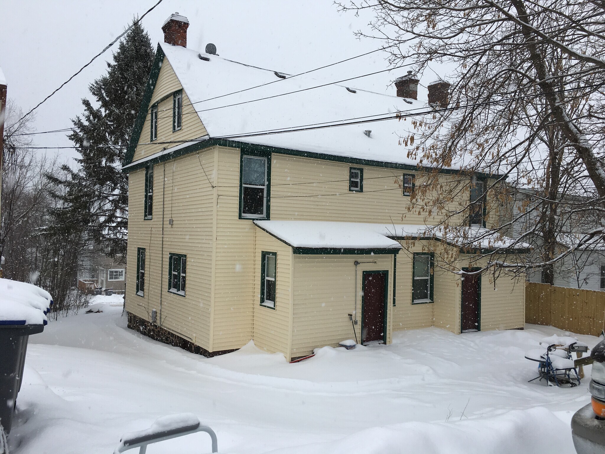 Building Photo - 1205 E 4th St