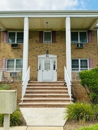 Building Photo - 84 Manchester Ct