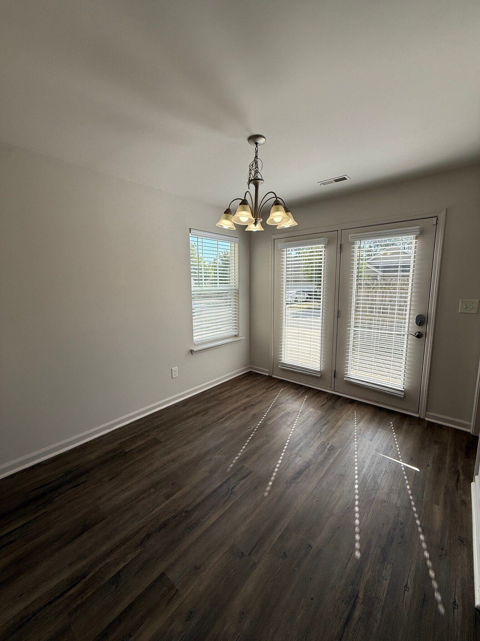 Building Photo - 256 Old Woolen Mill Ln