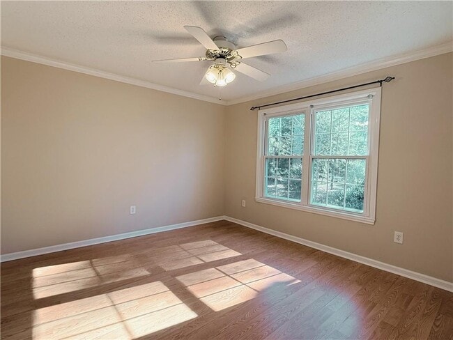 Building Photo - 7024 Somerset Cir