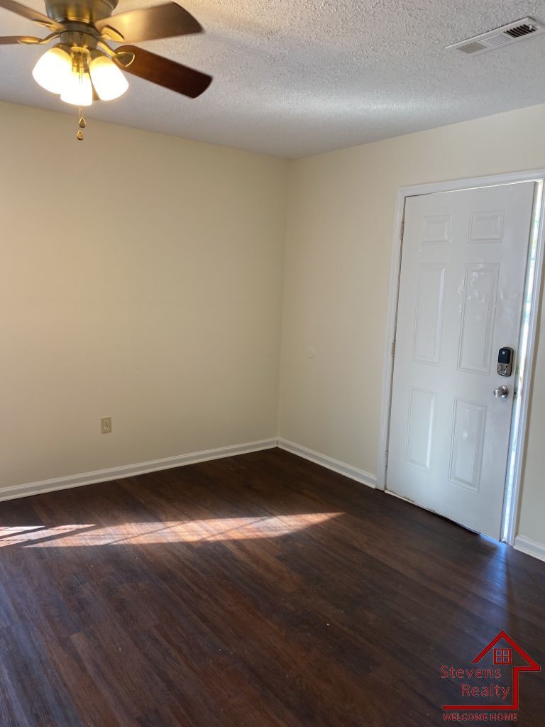 Building Photo - 232 Dogwood Pointe Dr