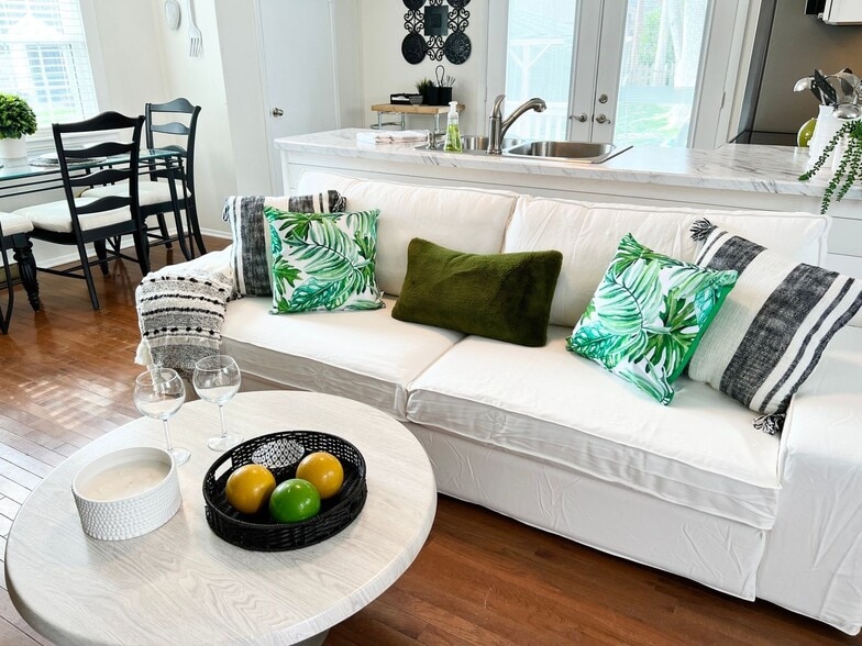 Building Photo - 2143 Winston Ave