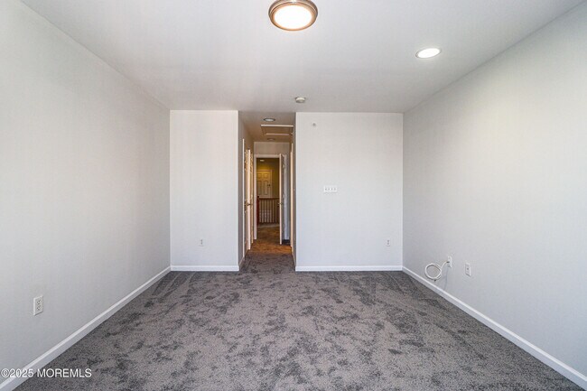 Building Photo - 105 Adamecs Way