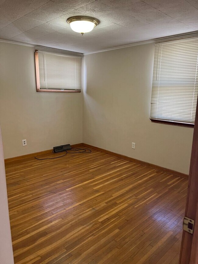 Building Photo - 4 Bedroom/2 Bath House For Rent in Harrisburg, SD!!