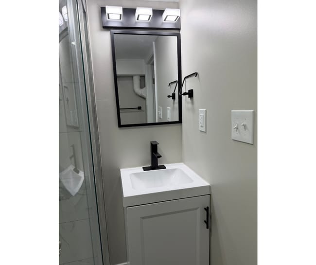 Building Photo - 617 Glenwood Ave