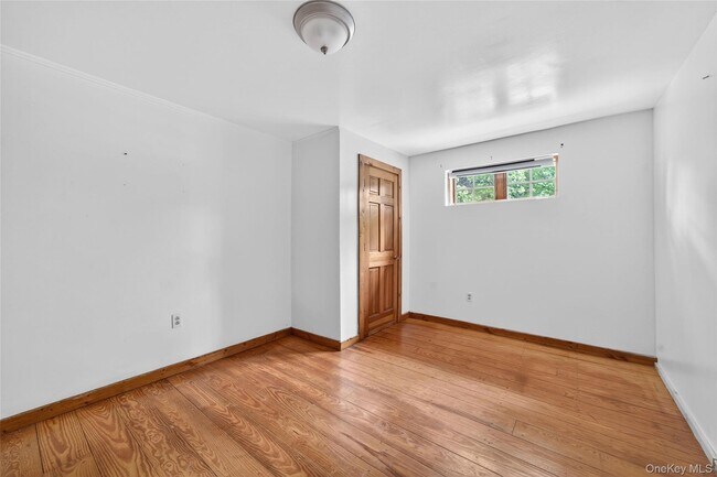 Building Photo - 79 Quaker Hill Rd