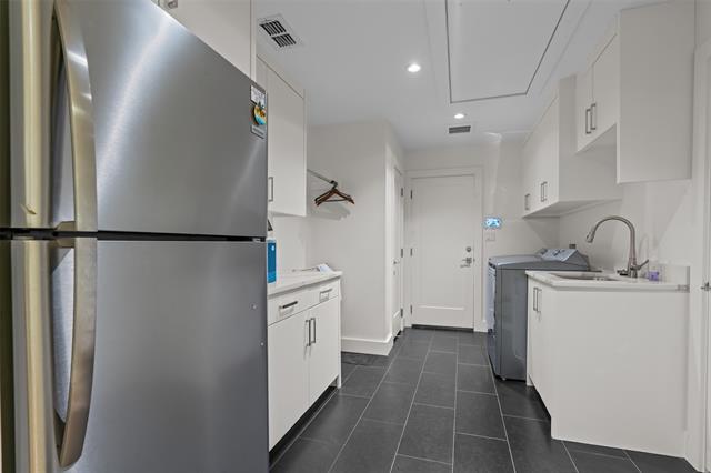 Building Photo - 6117 Merrymount Rd