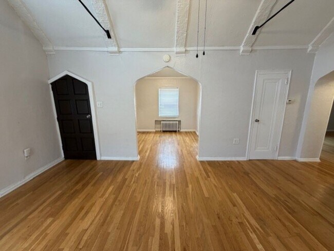 Building Photo - 3809 Beechwood Blvd