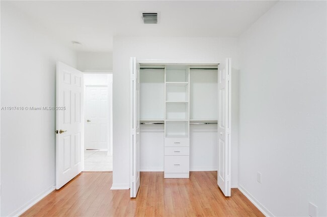 Building Photo - 9481 SW 78th Ave