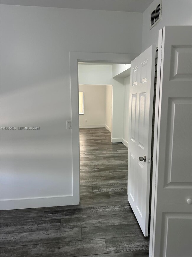 Building Photo - 2500 NE 192 St