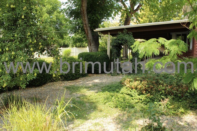 Building Photo - 4192 S Holloway Dr