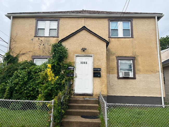 Primary Photo - 1003 Clifton Ave