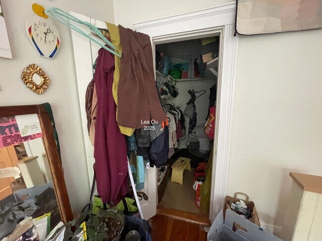 Building Photo - NO BROKER FEE 9/1 Sweet 2bed split in Brig...