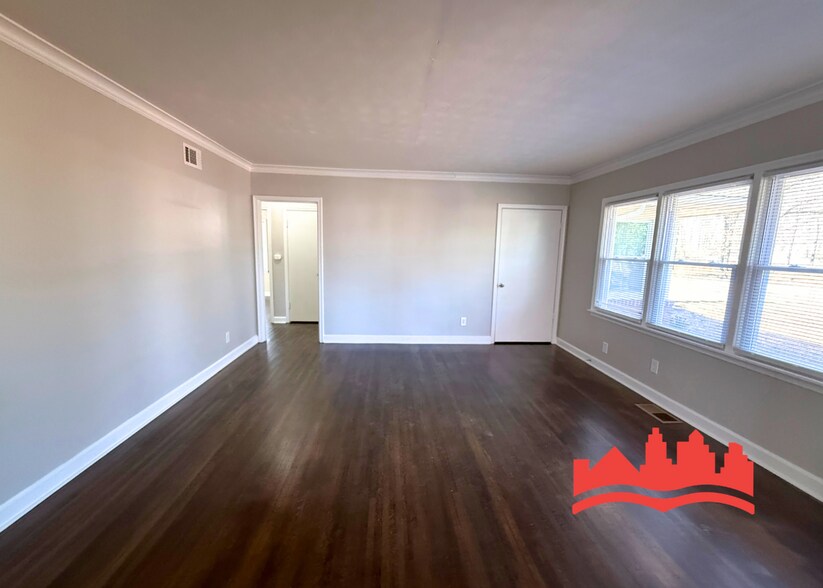 Building Photo - 3547 Barron Ave