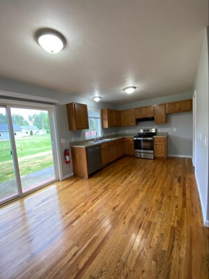 Building Photo - 204 Betsinger Rd