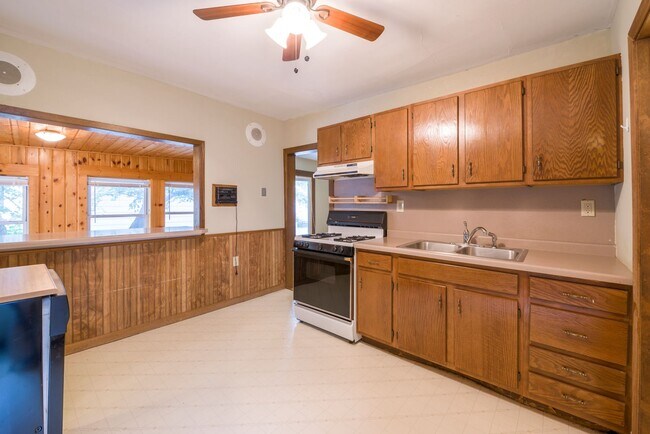 Building Photo - 4849 Vincent Ave S