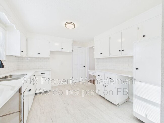 Building Photo - 8203 E 53rd St