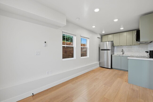 Building Photo - 2735 Broadway-5