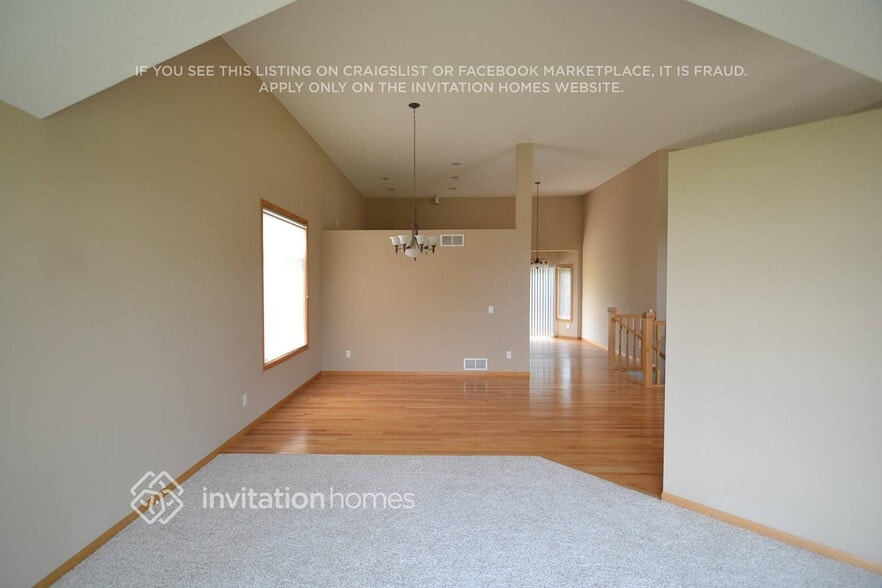 Building Photo - 336 Brady St