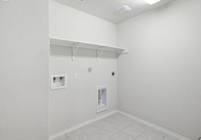 Building Photo - 6407 Kendall Cv