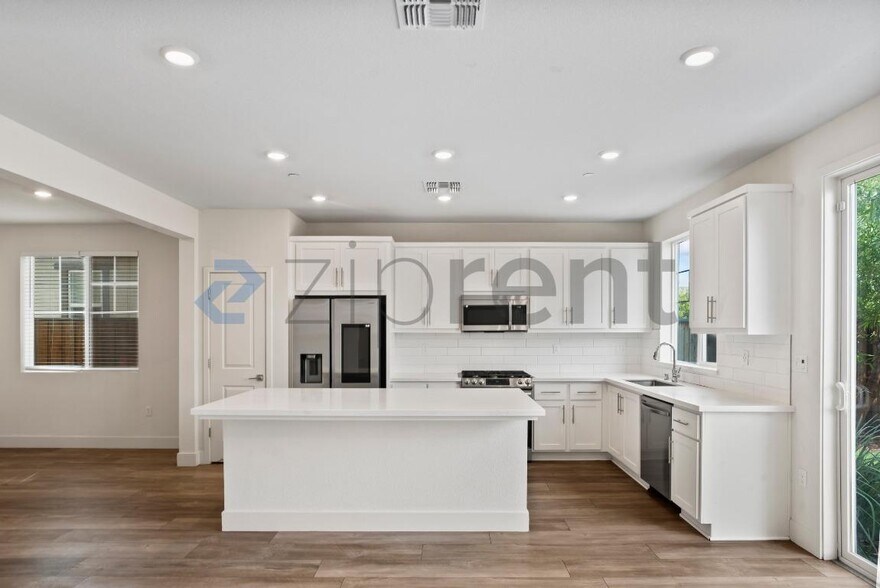 Building Photo - 1765 Jade Pl