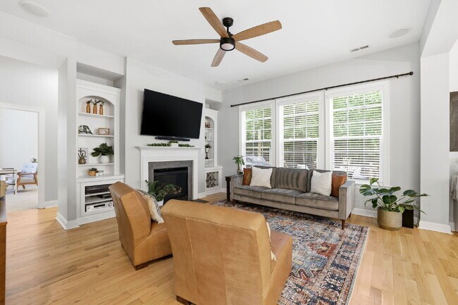 Building Photo - Welcome Home to 8626 Sagekirk Ct