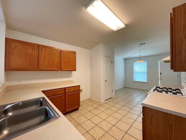 Building Photo - 600 Golden Gate Dr