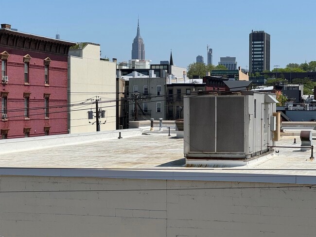 Building Photo - 630 Grand St