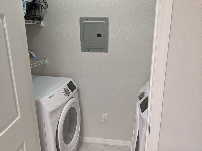 Building Photo - 3751 Conroy Rd