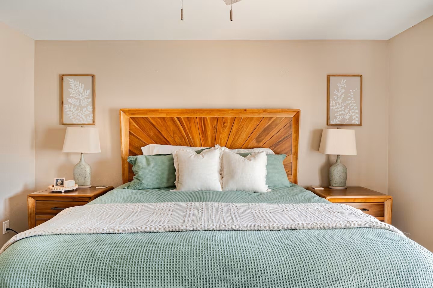 Master Bedroom - 1104 E Campus Dr