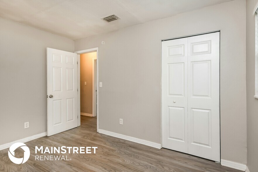 Building Photo - 2409 Straker Ct