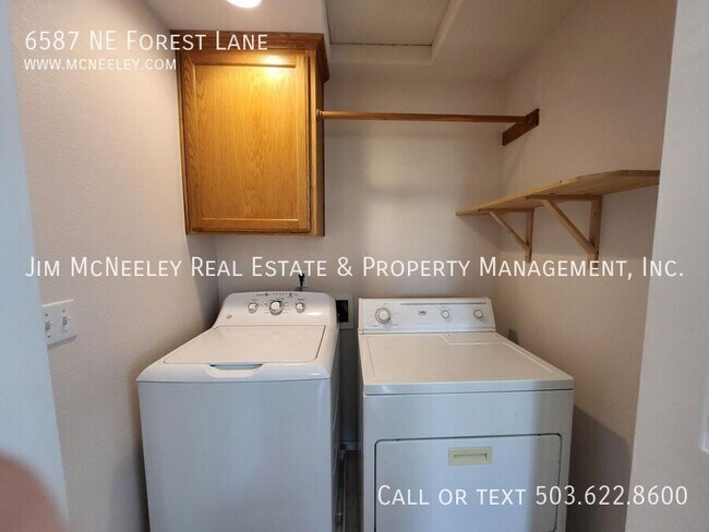 Building Photo - 6587 NE Forest Ln