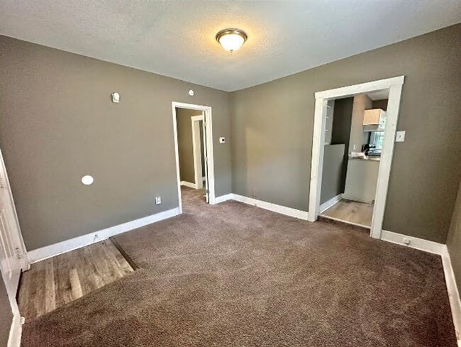 Building Photo - AVAILABLE NOW! HALF OFF 2ND MOTH RENT! 2 B...