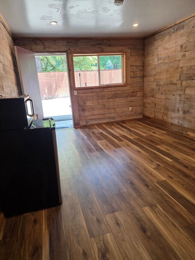 Building Photo - 61716 East Hwy 26 Cabin #6