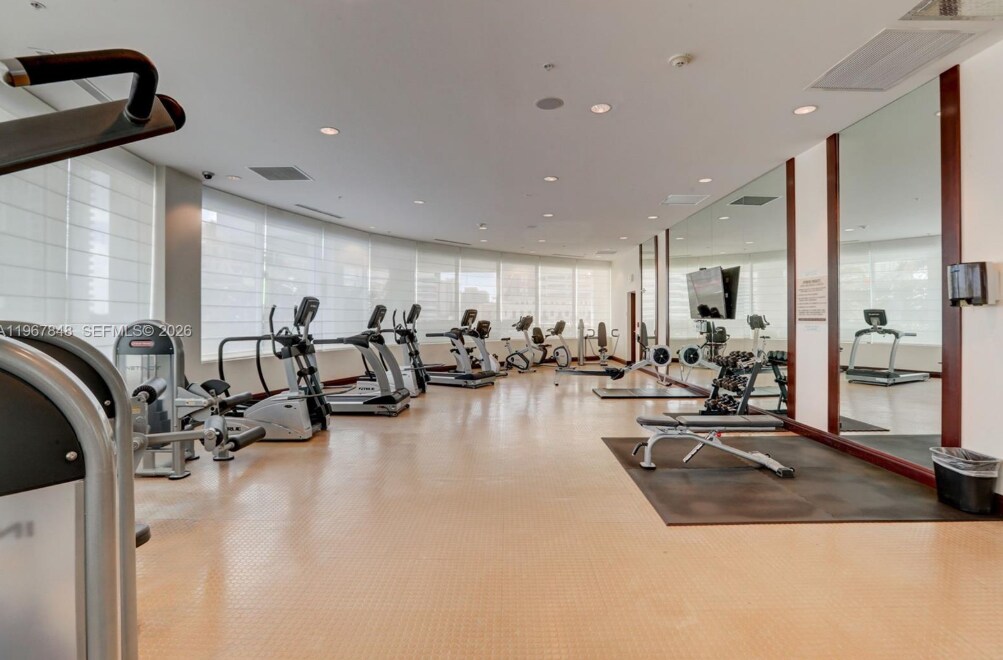 Building Photo - 315 NE 3rd Ave