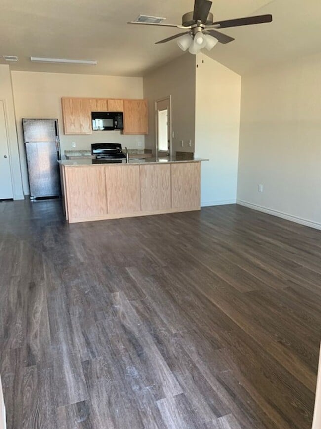 Building Photo - 122 Turnbo