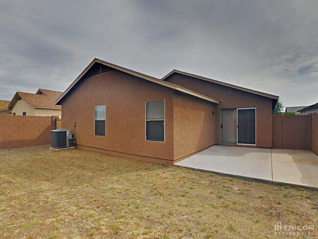 Building Photo - 12792 N B St