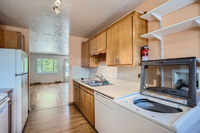Building Photo - 403 S Owens St