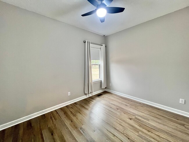 Building Photo - Newly Remodeled 3BD, 2BA Clayton Home on a...