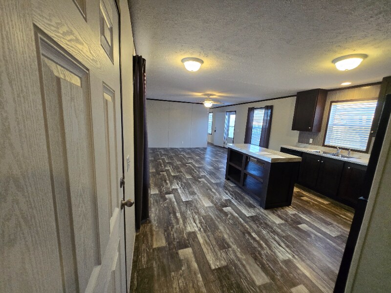 Building Photo - 15 Golfview Ct