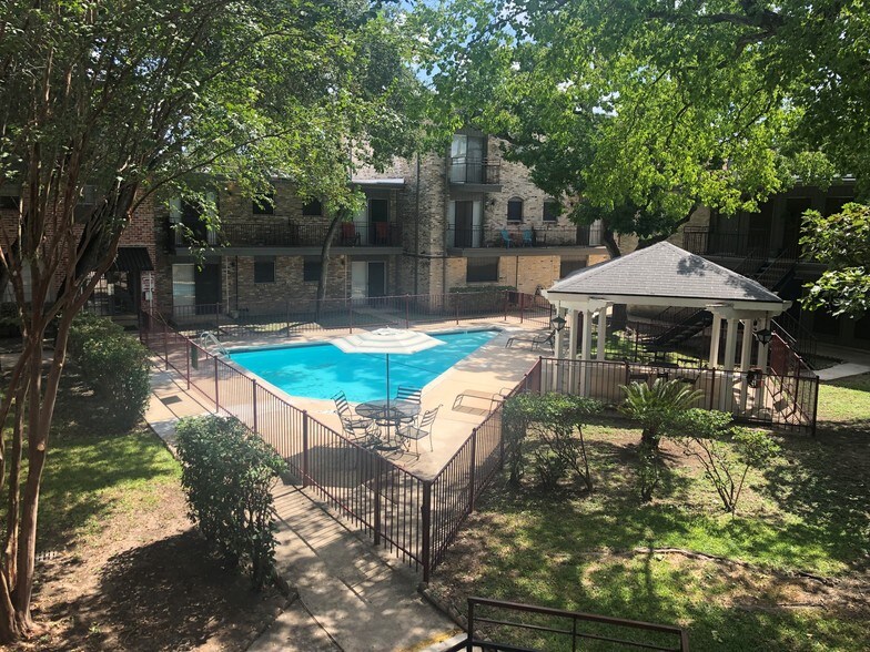 The Quarter San Antonio, TX Apartment Finder